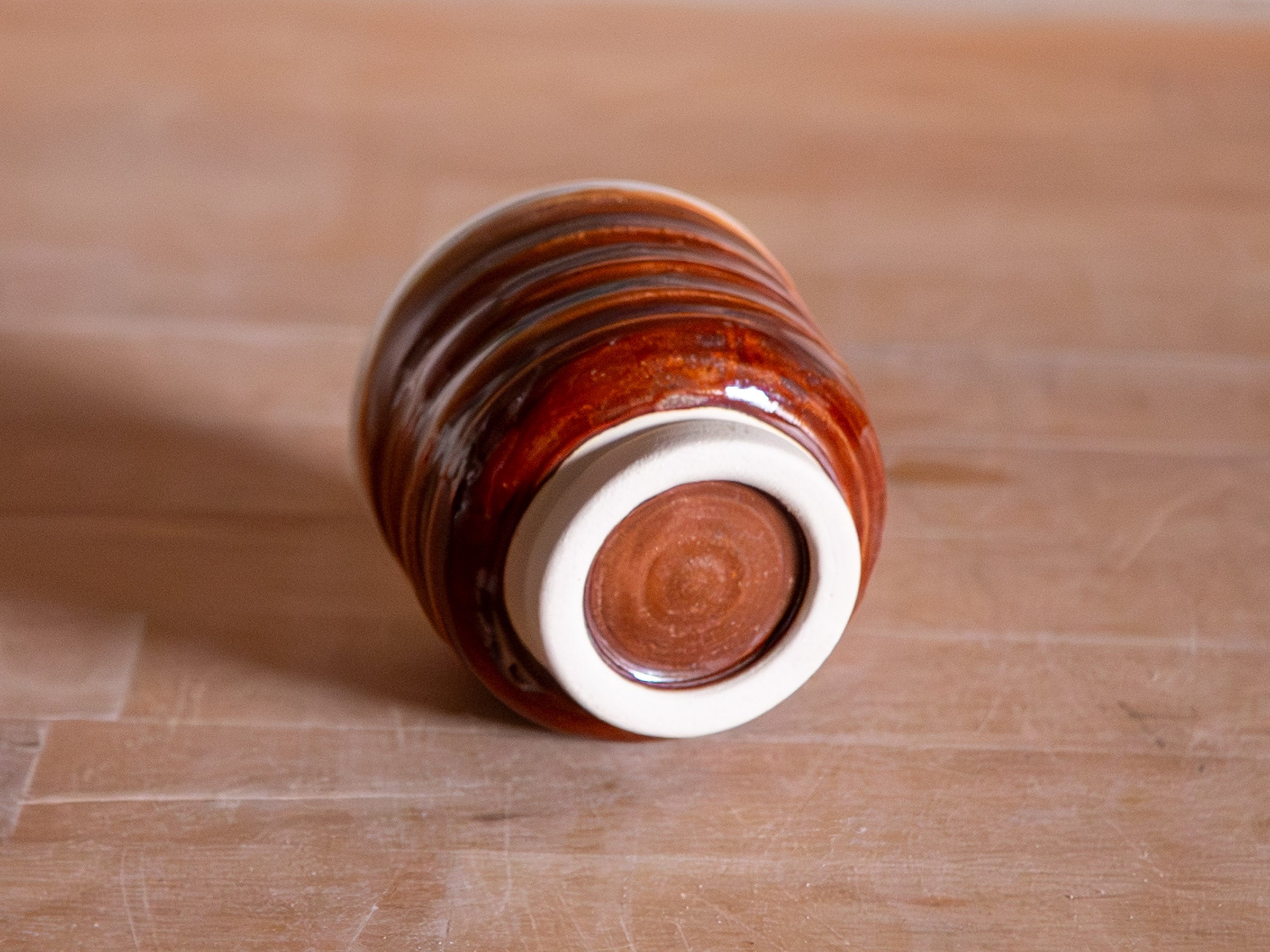 Yunomi Tea Cup 06 - Glossy Tin White with Red Ember