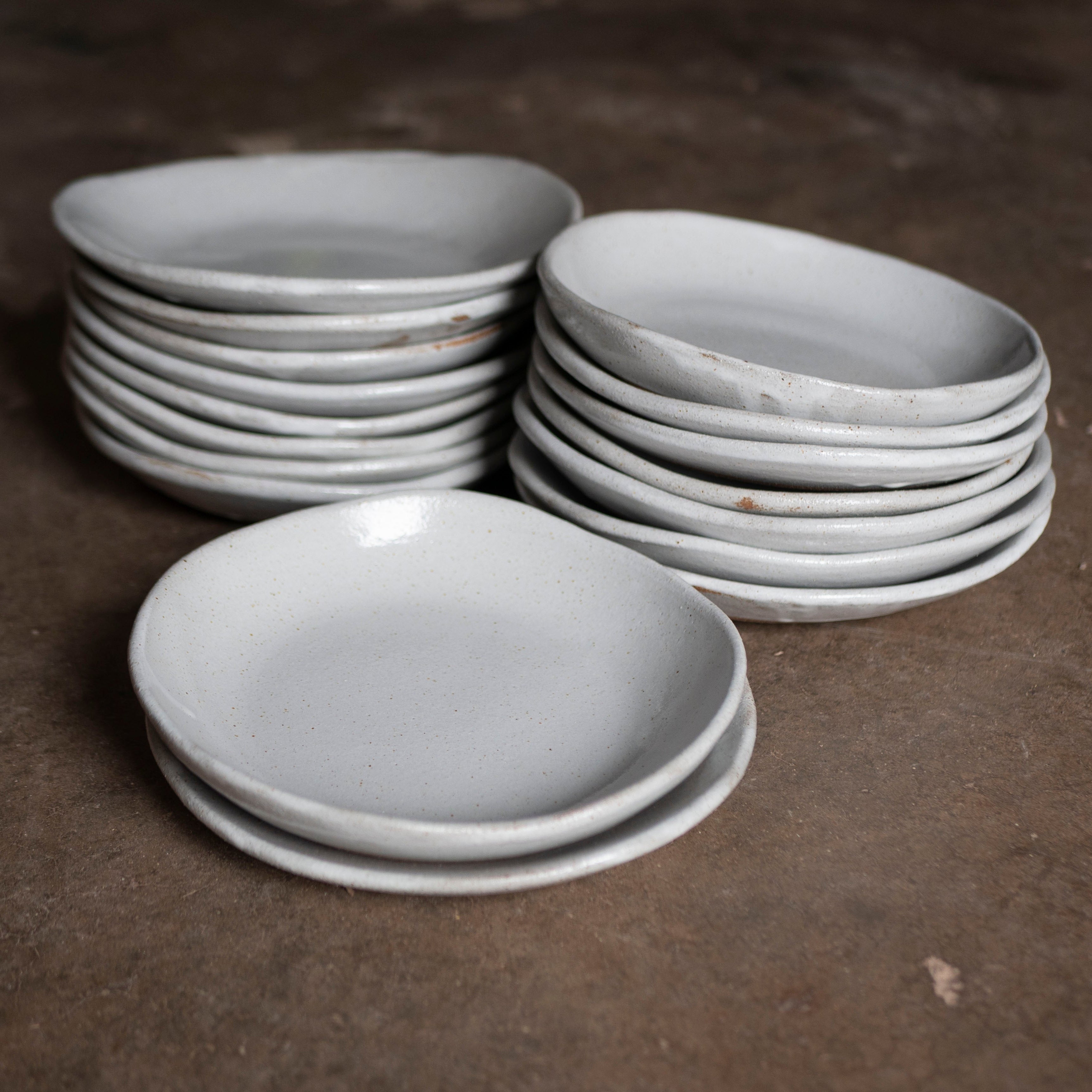 Medium Press Moulded Bowl (Vintage White)