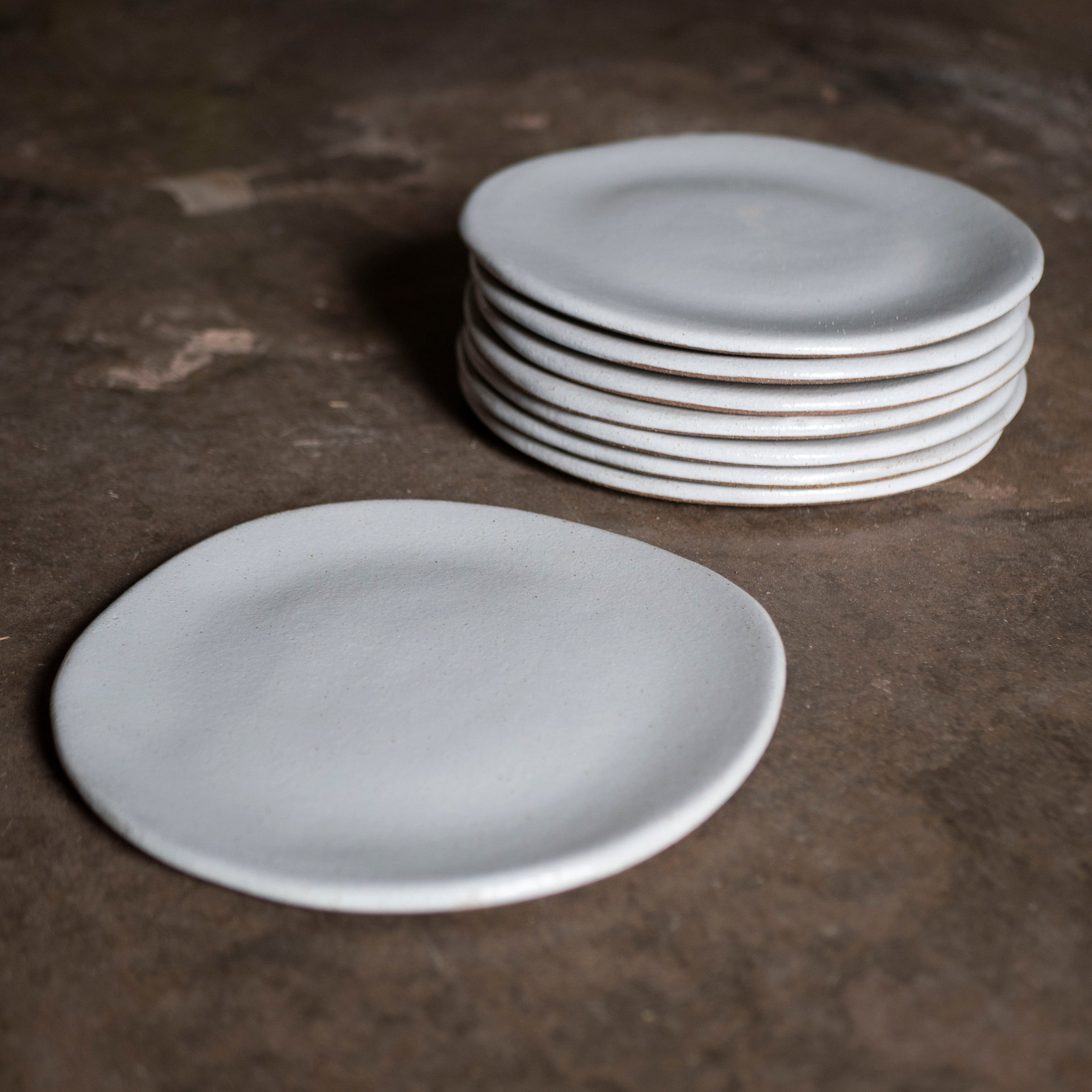 Medium Press Moulded Plates (Vintage White)