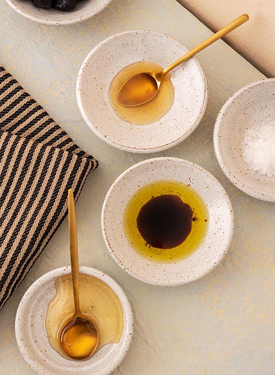 Ceramic Oil Pourer And Dip Dish Set